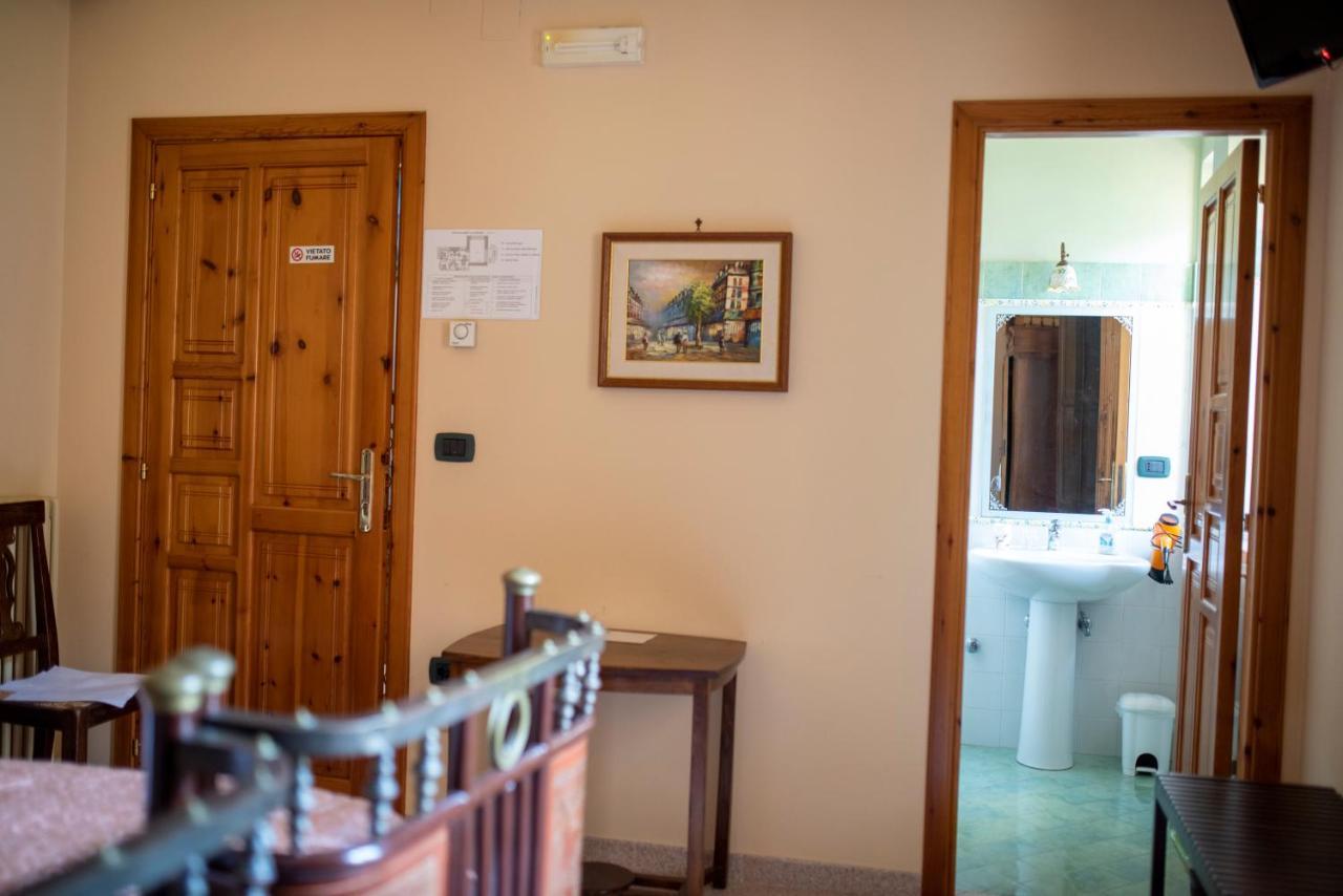 La Ginestra Hotel Castel San Lorenzo Ngoại thất bức ảnh