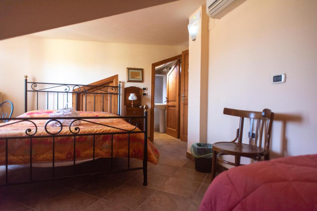 La Ginestra Hotel Castel San Lorenzo Ngoại thất bức ảnh