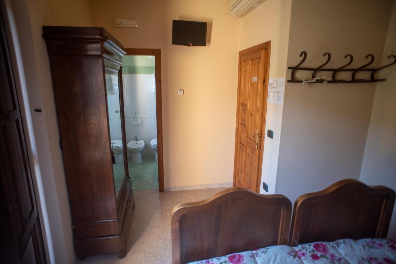 La Ginestra Hotel Castel San Lorenzo Ngoại thất bức ảnh