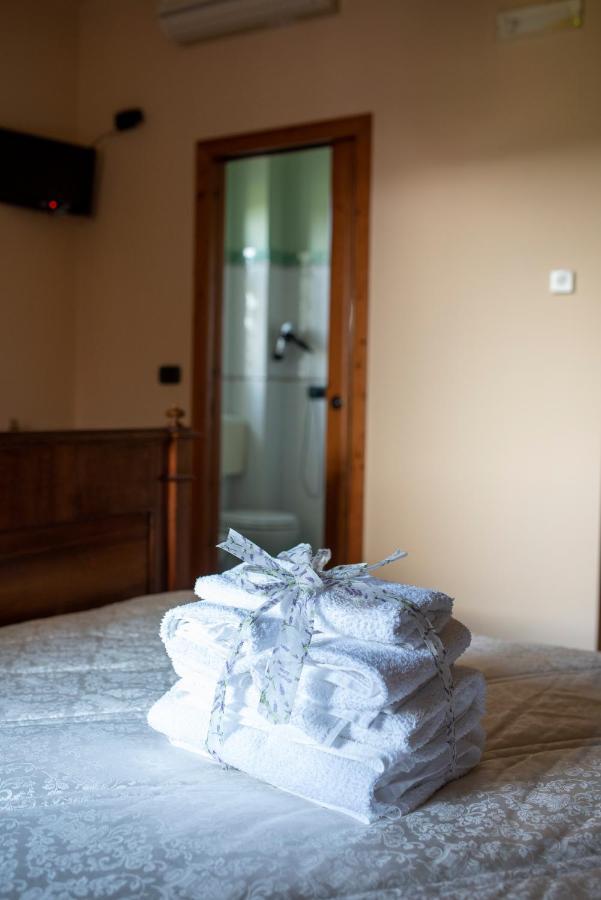 La Ginestra Hotel Castel San Lorenzo Ngoại thất bức ảnh