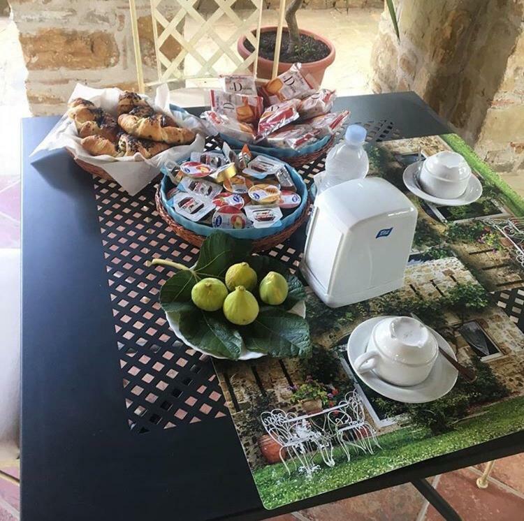 La Ginestra Hotel Castel San Lorenzo Ngoại thất bức ảnh